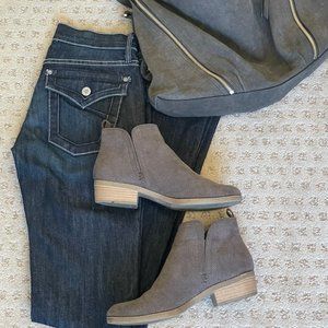 DV BY DOLCE VITA PREFORATED TAUPE SUEDE ANKLE BOOTIES SIZE 7 EUC!